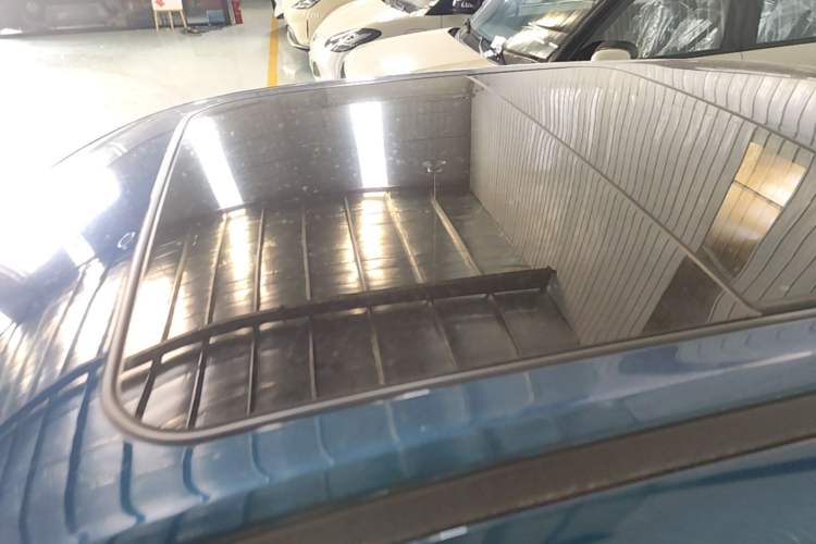 Used ORA Good Cat 2021 400km Standard Range Athena Edition Lithium-Ion Battery Roof