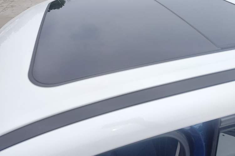 Used ORA Good Cat 2021 400km Standard Range Athena Edition Lithium-Ion Battery Roof