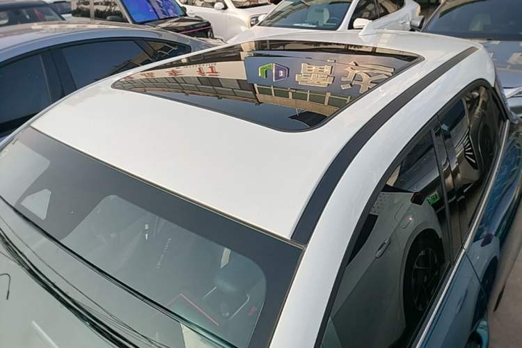 Used ORA Good Cat 2021 400km Standard Range Venus Edition Lithium-Ion Battery Roof