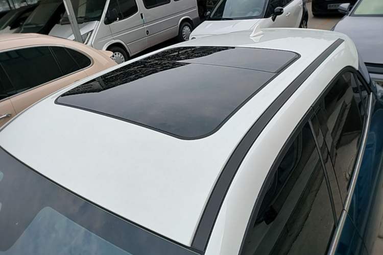 Used ORA Good Cat 2021 400km Standard Range Venus Edition Lithium-Ion Battery Roof