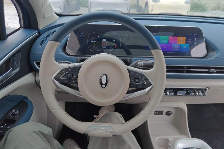 Used ORA Good Cat 2021 400km Standard Range Venus Edition Lithium-Ion Battery Steering Wheel