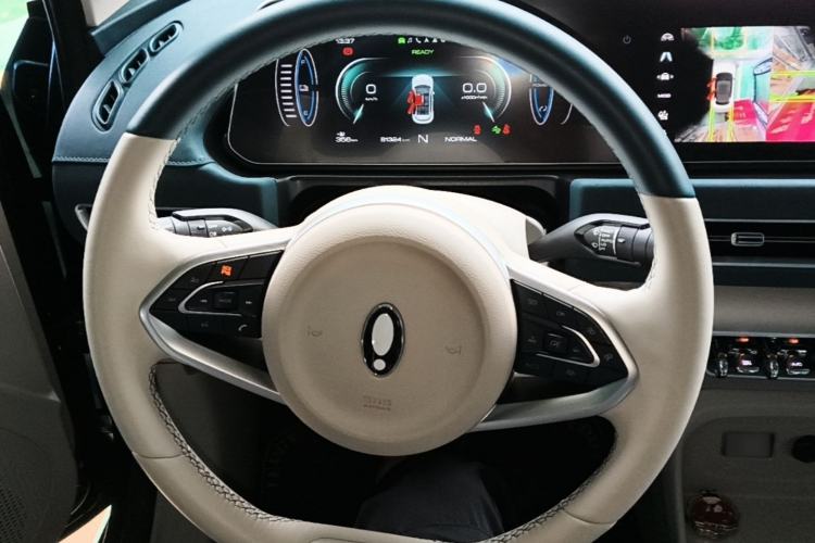 Used ORA Good Cat 2021 400km Standard Range Venus Edition Lithium Iron Phosphate Steering Wheel