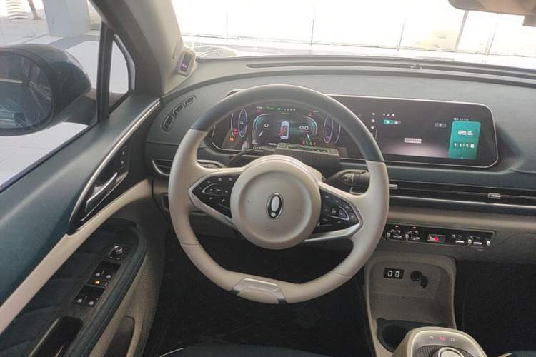 Used ORA Good Cat 2021 400km Standard Range Athena Edition Lithium Iron Phosphate Steering Wheel