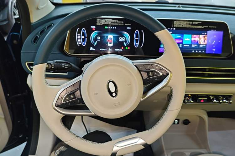 Used ORA Good Cat 2021 400km Standard Range Venus Edition Lithium Iron Phosphate Steering Wheel