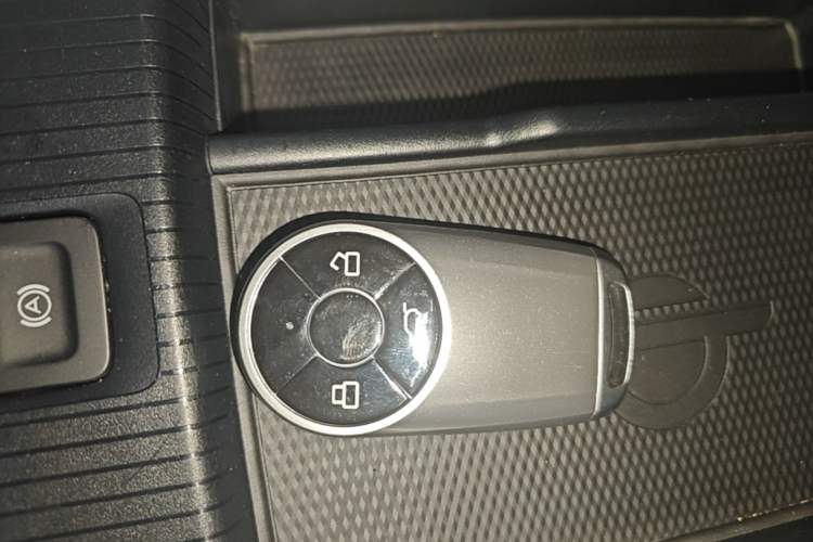 Used ORA Good Cat 2021 400km Standard Range Athena Edition Lithium-Ion Battery Vehicle Key