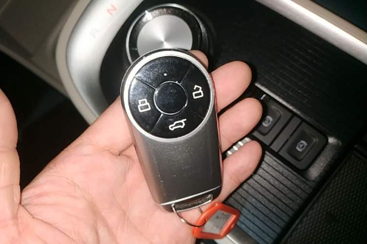 Used ORA Good Cat 2021 400km Standard Range Athena Edition Lithium Iron Phosphate Vehicle Key