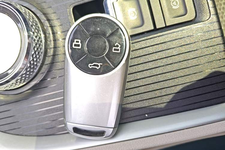 Used ORA Good Cat 2021 400km Standard Range Venus Edition Lithium Iron Phosphate Vehicle Key