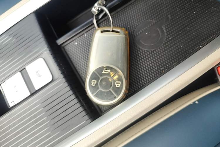 Used ORA Good Cat 2021 400km Standard Range Athena Edition Lithium-Ion Battery Vehicle Key