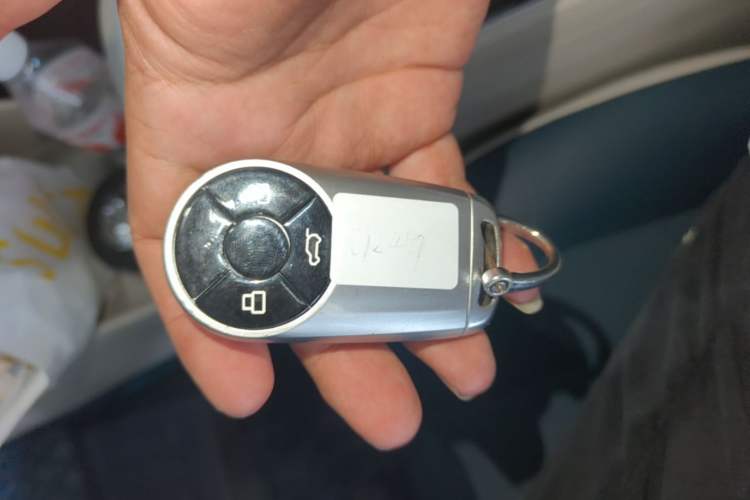 Used ORA Good Cat 2021 500km Long-Range Poseidon Edition Lithium-Ion Battery Vehicle Key