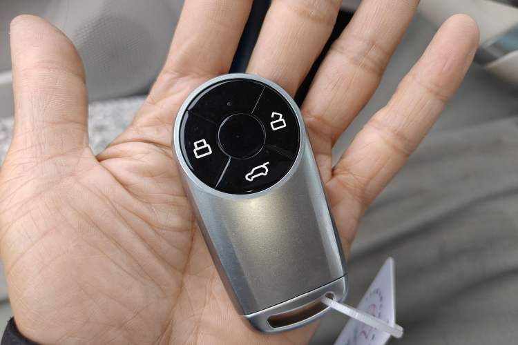 Used ORA Good Cat 2021 400km Standard Range Venus Edition Lithium-Ion Battery Vehicle Key