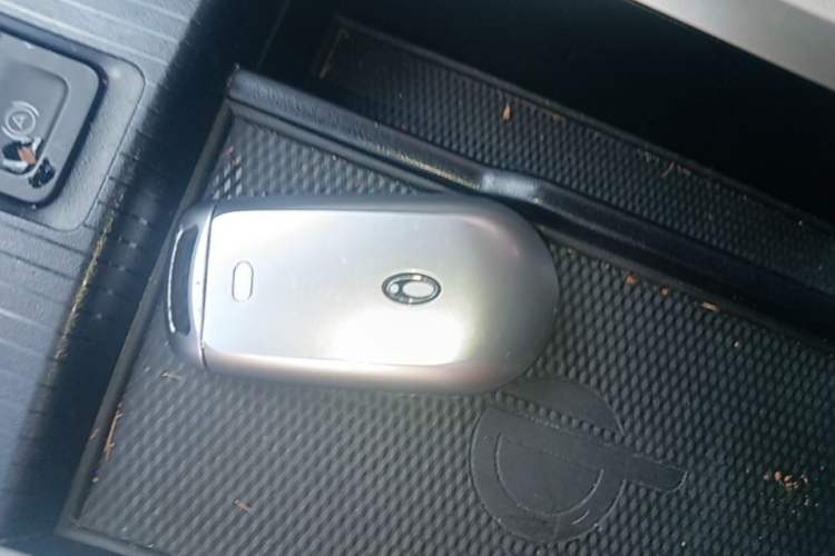 Used ORA Good Cat 2021 400km Standard Range Athena Edition Lithium-Ion Battery Vehicle Key