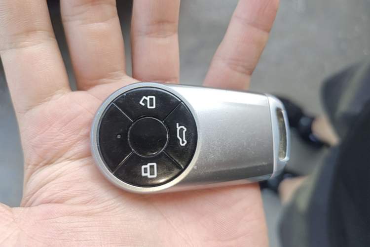Used ORA Good Cat 2021 400km Standard Range Athena Edition Lithium-Ion Battery Vehicle Key