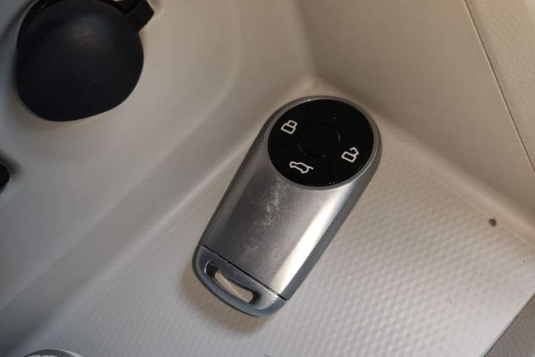 Used ORA Good Cat 2021 400km Standard Range Athena Edition Lithium-Ion Battery Vehicle Key