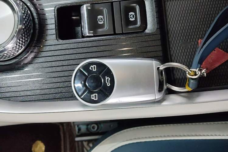 Used ORA Good Cat 2021 400km Standard Range Athena Edition Lithium-Ion Battery Vehicle Key