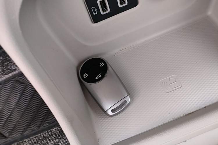 Used ORA Good Cat 2021 400km Standard Range Venus Edition Lithium-Ion Battery Vehicle Key
