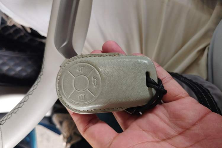 Used ORA Good Cat 2021 400km Standard Range Athena Edition Lithium-Ion Battery Vehicle Key