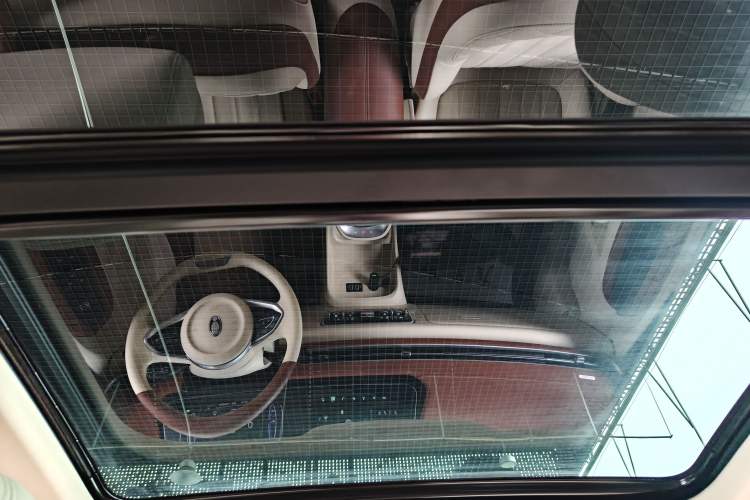 Used ORA Good Cat 2021 400km Standard Range Venus Edition Lithium Iron Phosphate Headliner