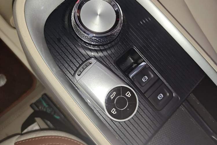 Used ORA Good Cat 2021 400km Standard Range Business Edition Lithium-Ion Battery Interior 1