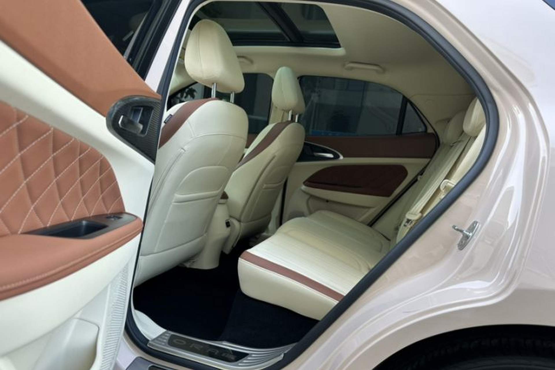 Used ORA Good Cat 2021 500km Long-Range Poseidon Edition Lithium-Ion Battery Interior 11