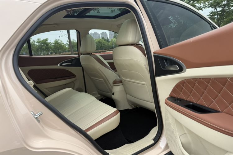 Used ORA Good Cat 2021 400km Standard Range Venus Edition Lithium Iron Phosphate Interior 11