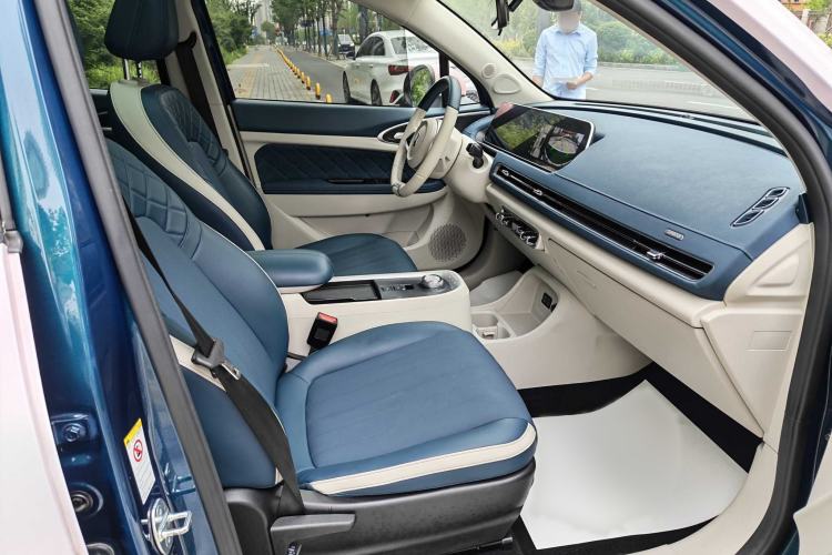 Used ORA Good Cat 2021 400km Standard Range Venus Edition Lithium-Ion Battery Interior 2