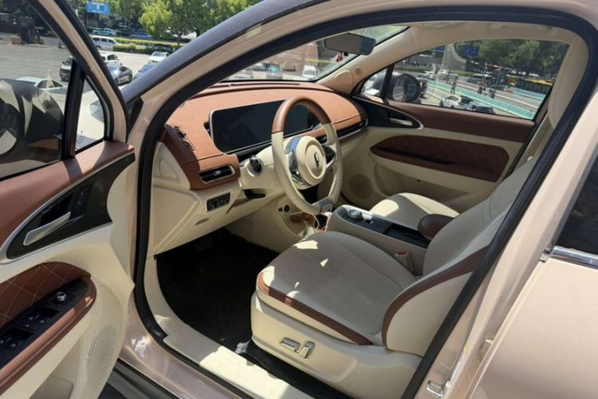 Used ORA Good Cat 2021 400km Standard Range Venus Edition Lithium-Ion Battery Interior 2