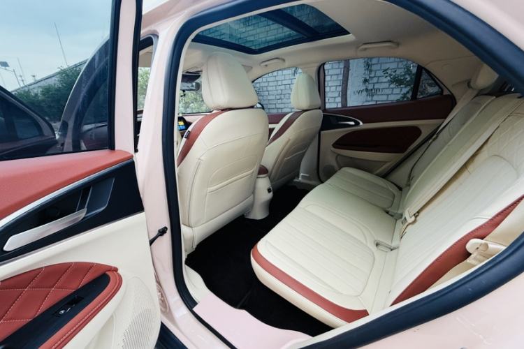 Used ORA Good Cat 2021 400km Standard Range Muse Edition Lithium-Ion Battery Interior 2