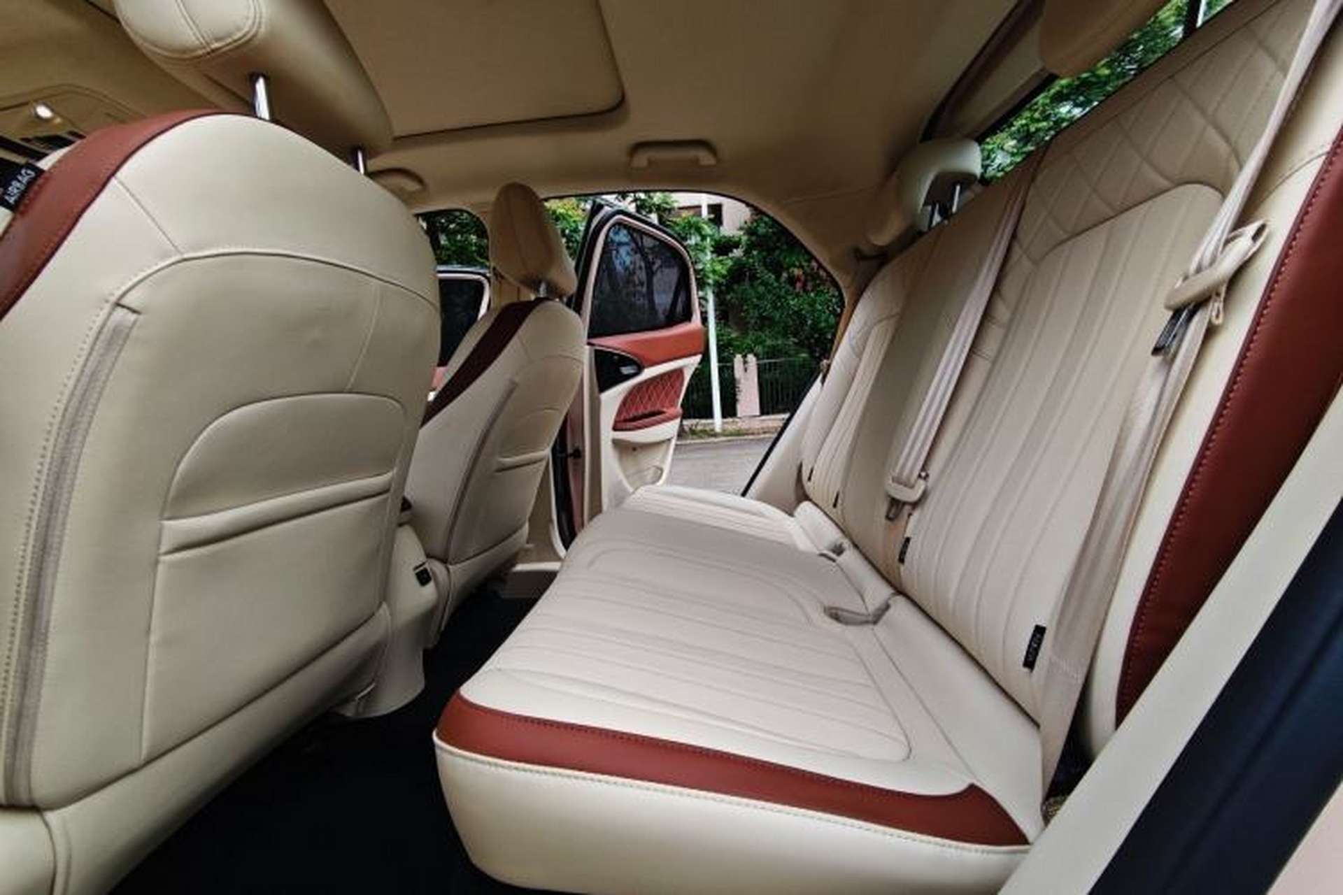 Used ORA Good Cat 2021 400km Standard Range Venus Edition Lithium-Ion Battery Interior 3