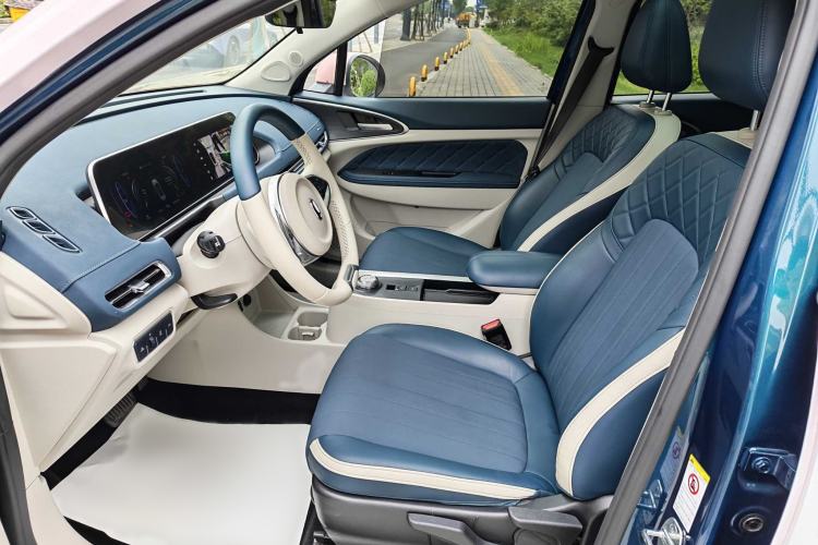 Used ORA Good Cat 2021 400km Standard Range Venus Edition Lithium-Ion Battery Interior 4