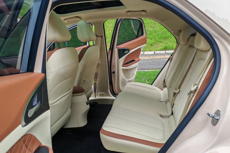 Used ORA Good Cat 2021 500km Long-Range Poseidon Edition Lithium-Ion Battery Interior 4