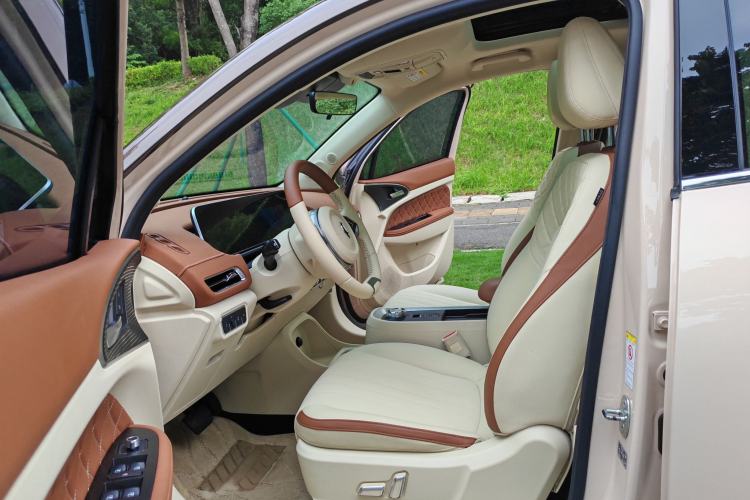 Used ORA Good Cat 2021 500km Long-Range Poseidon Edition Lithium-Ion Battery Interior 5