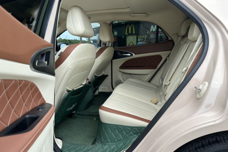 Used ORA Good Cat 2021 400km Standard Range Athena Edition Lithium Iron Phosphate Interior 6