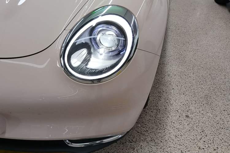 Used ORA Good Cat 2021 400km Standard Range Venus Edition Lithium Iron Phosphate Left Front Headlight