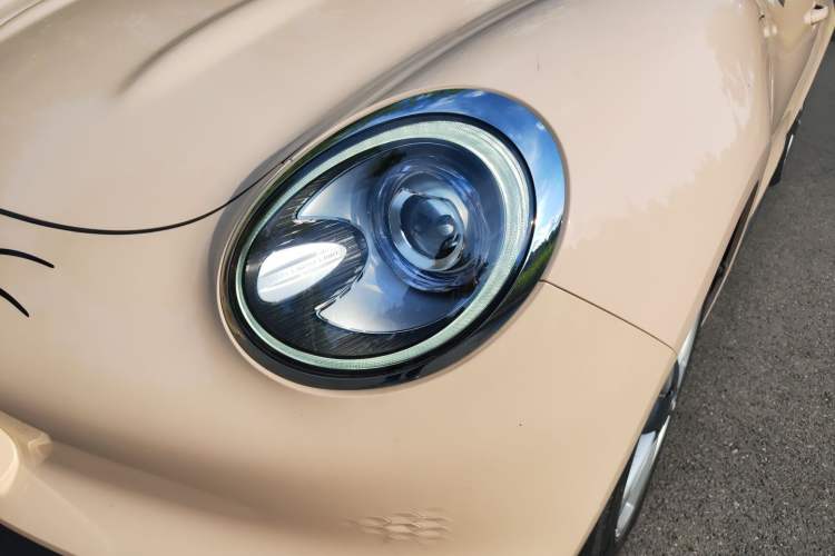 Used ORA Good Cat 2021 400km Standard Range Venus Edition Lithium-Ion Battery Left Front Headlight
