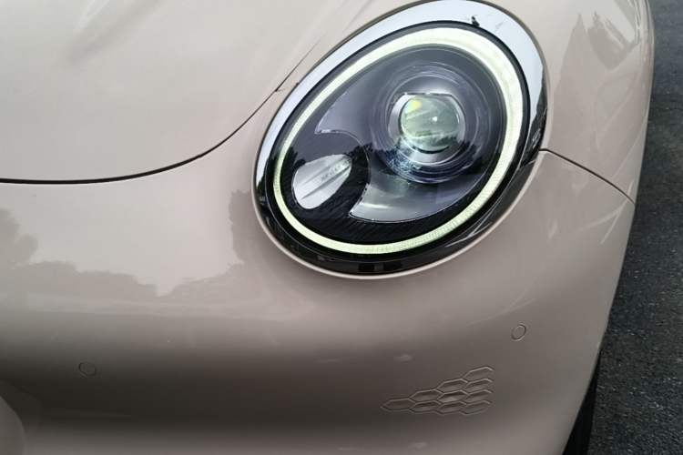 Used ORA Good Cat 2021 400km Standard Range Athena Edition Lithium Iron Phosphate Left Front Headlight