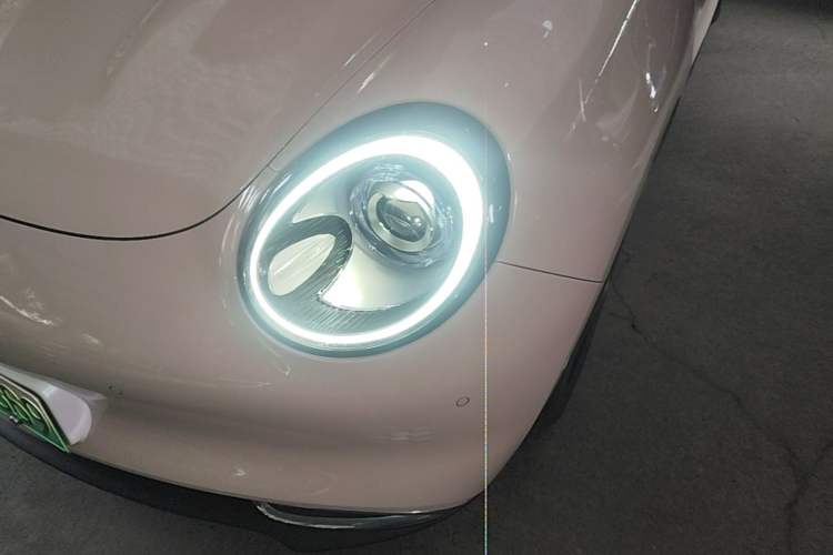 Used ORA Good Cat 2021 400km Standard Range Athena Edition Lithium-Ion Battery Left Front Headlight