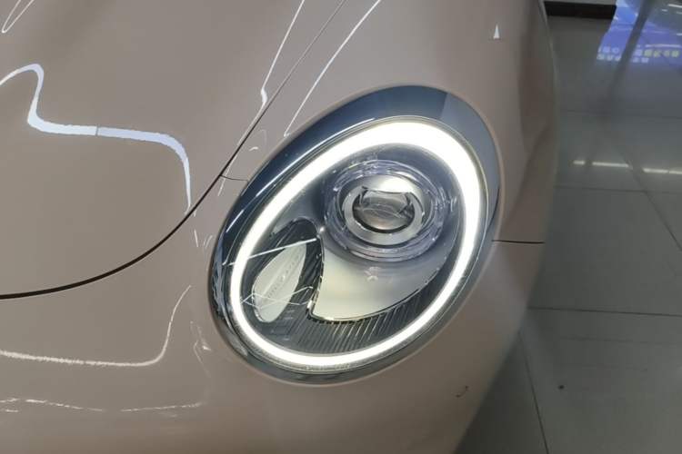 Used ORA Good Cat 2021 400km Standard Range Athena Edition Lithium-Ion Battery Left Front Headlight