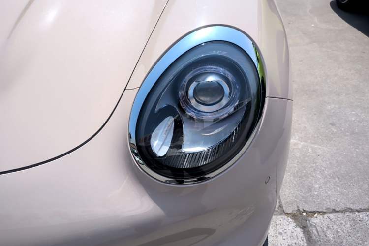 Used ORA Good Cat 2021 500km Long-Range Poseidon Edition Lithium-Ion Battery Left Front Headlight
