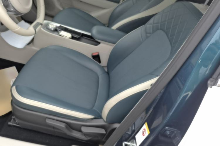 Used ORA Good Cat 2021 400km Standard Range Venus Edition Lithium-Ion Battery Left Front Seat