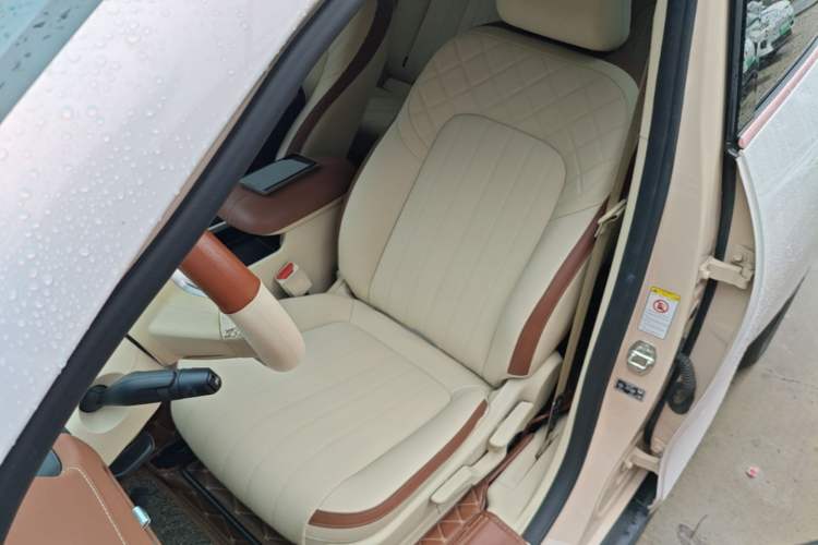 Used ORA Good Cat 2021 400km Standard Range Venus Edition Lithium-Ion Battery Left Front Seat