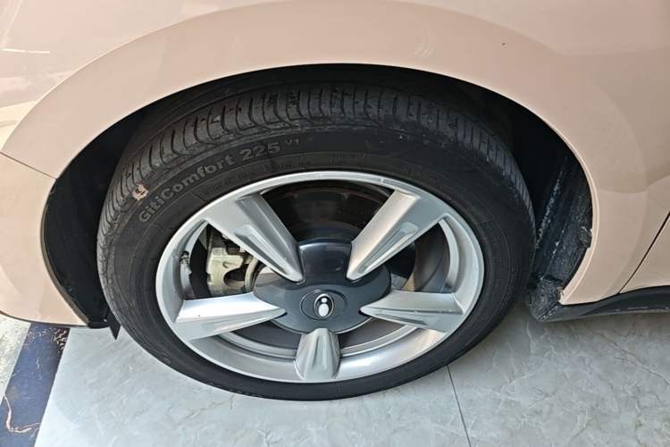 Used ORA Good Cat 2021 400km Standard Range Athena Edition Lithium-Ion Battery Left Front Wheel Hub