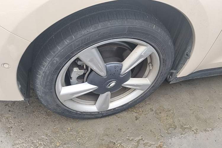 Used ORA Good Cat 2021 400km Standard Range Athena Edition Lithium-Ion Battery Left Front Wheel Hub
