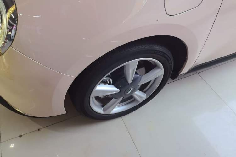 Used ORA Good Cat 2021 400km Standard Range Venus Edition Lithium-Ion Battery Left Front Wheel Hub