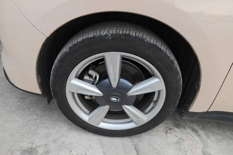 Used ORA Good Cat 2021 400km Standard Range Venus Edition Lithium Iron Phosphate Left Front Wheel Hub