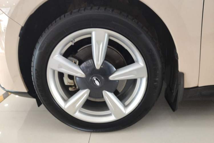 Used ORA Good Cat 2021 400km Standard Range Venus Edition Lithium Iron Phosphate Left Front Wheel Hub
