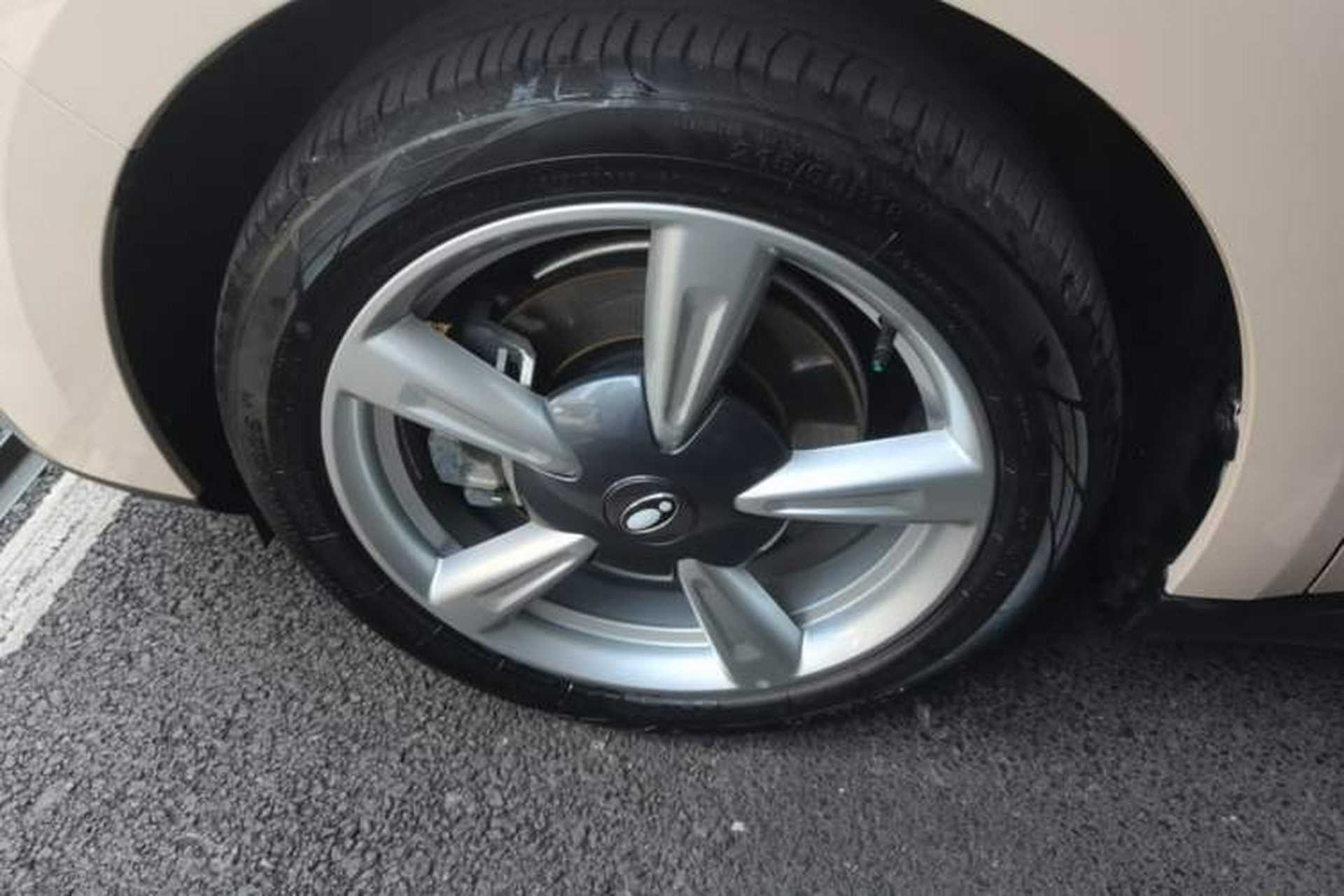 Used ORA Good Cat 2021 400km Standard Range Venus Edition Lithium Iron Phosphate Left Front Wheel Hub