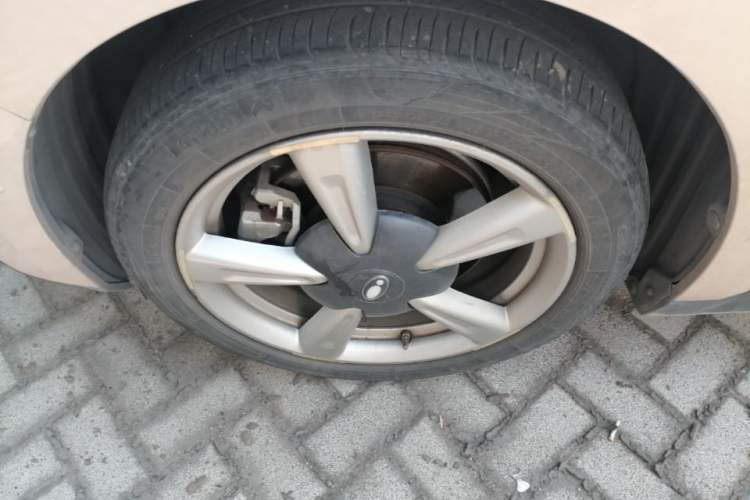 Used ORA Good Cat 2021 400km Standard Range Venus Edition Lithium-Ion Battery Left Front Wheel Hub