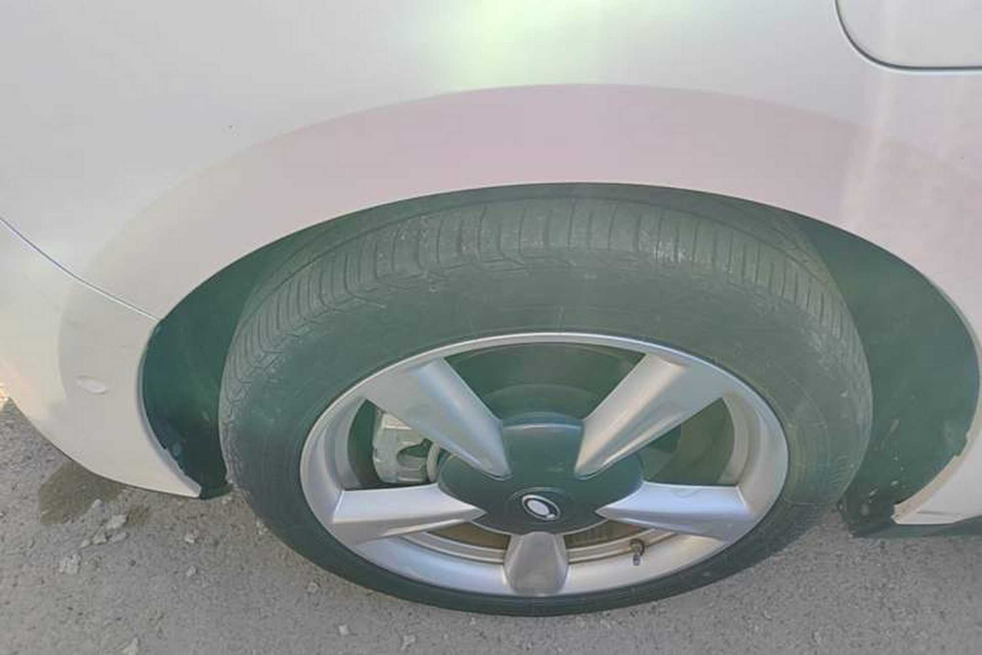 Used ORA Good Cat 2021 400km Standard Range Athena Edition Lithium-Ion Battery Left Front Wheel Hub