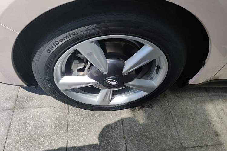 Used ORA Good Cat 2021 500km Long-Range Apollo Edition Ternary Lithium Left Front Wheel Hub