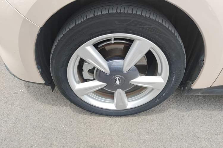 Used ORA Good Cat 2021 400km Standard Range Venus Edition Lithium Iron Phosphate Left Front Wheel Hub